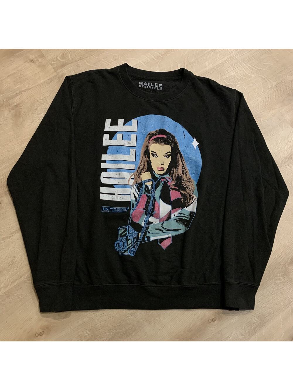 Hailee Steinfeld Actress Singer Tour Graphic Sweatshirt Crewneck Adult Large L